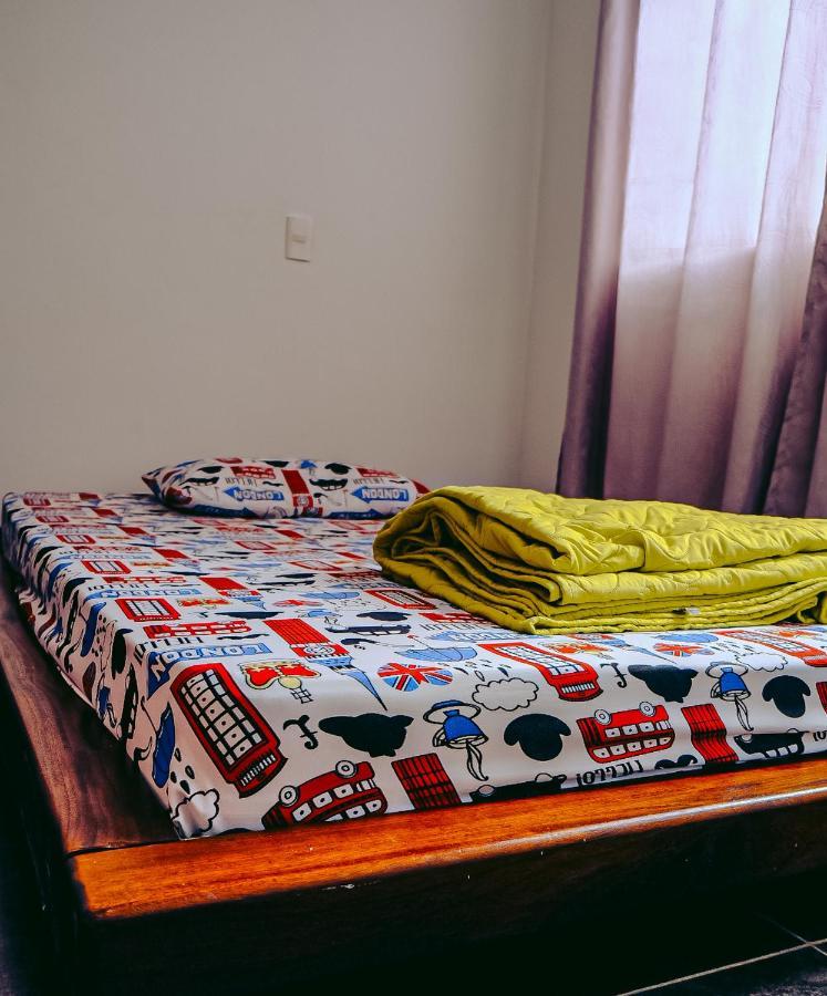 Hostel Metro Floresta Alojamiento Медельїн Екстер'єр фото
