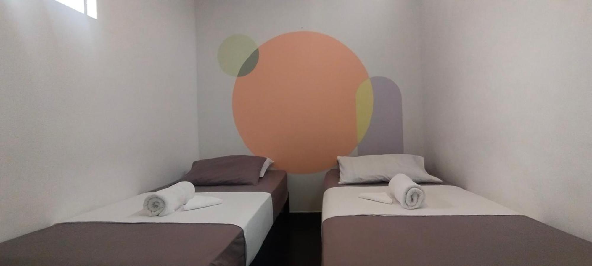 Hostel Metro Floresta Alojamiento Медельїн Екстер'єр фото