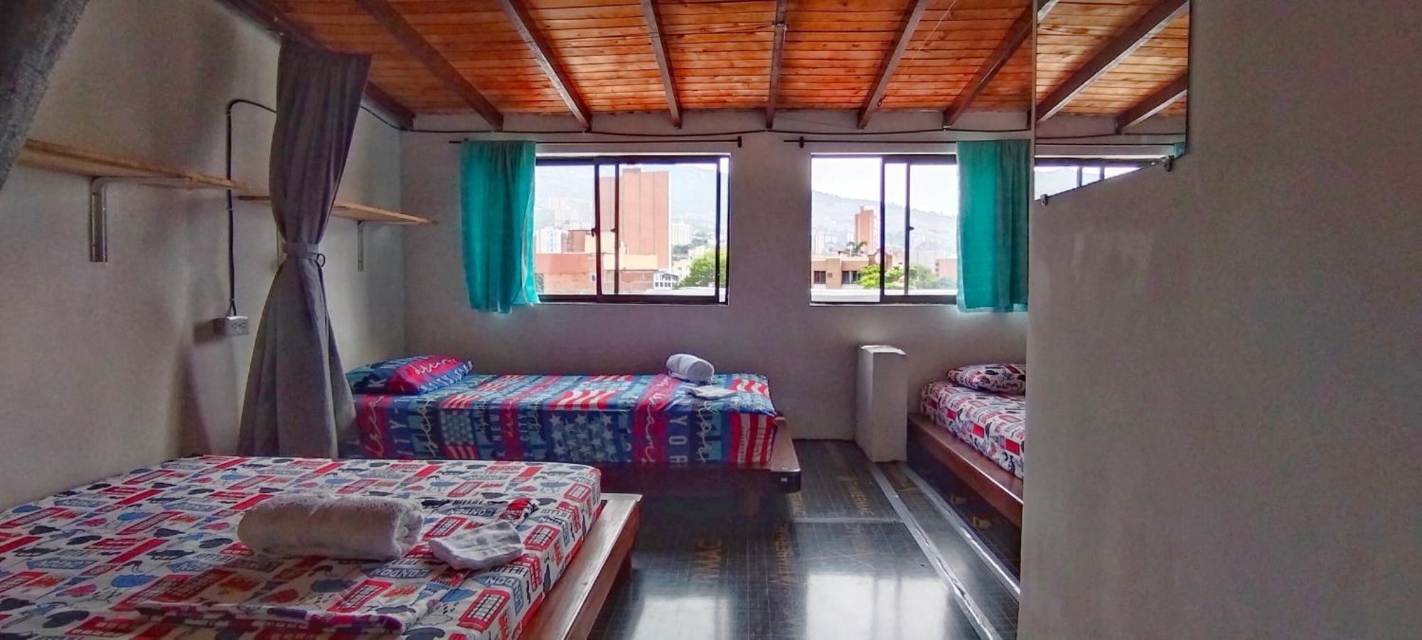 Hostel Metro Floresta Alojamiento Медельїн Екстер'єр фото